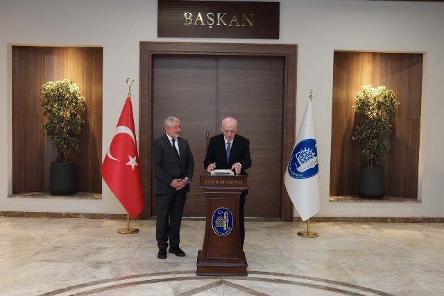 İSMAİL KAHRAMAN'DAN ÇORUM BELEDİYESİNE ZİYARET